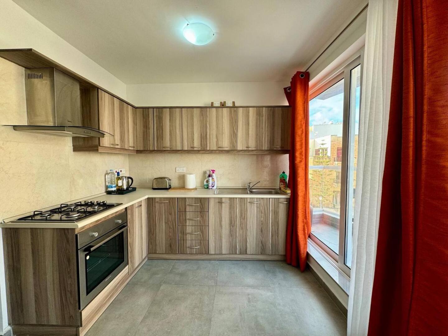 Mive-Delux Three Bedroom Apartment In マルサスカーラ エクステリア 写真