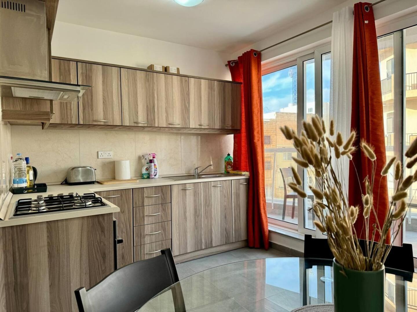 Mive-Delux Three Bedroom Apartment In マルサスカーラ エクステリア 写真